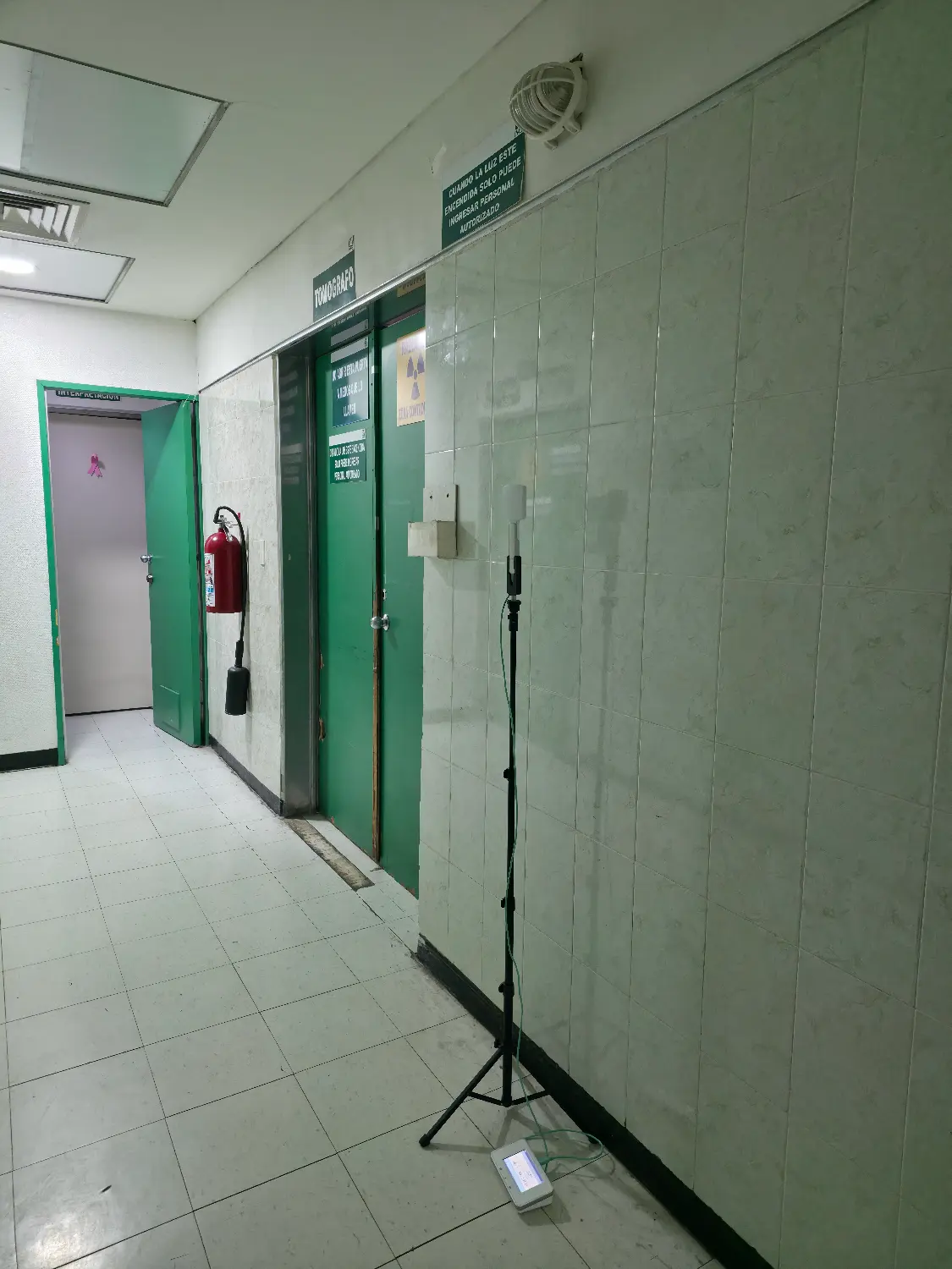 Detector en Pasillo Adyacente